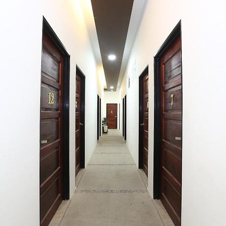 Super Oyo 89678 Ady Hotel Куала Теренгану Екстериор снимка