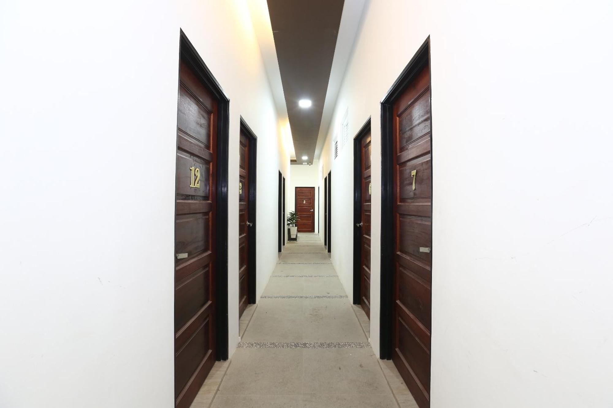 Super Oyo 89678 Ady Hotel Куала Теренгану Екстериор снимка