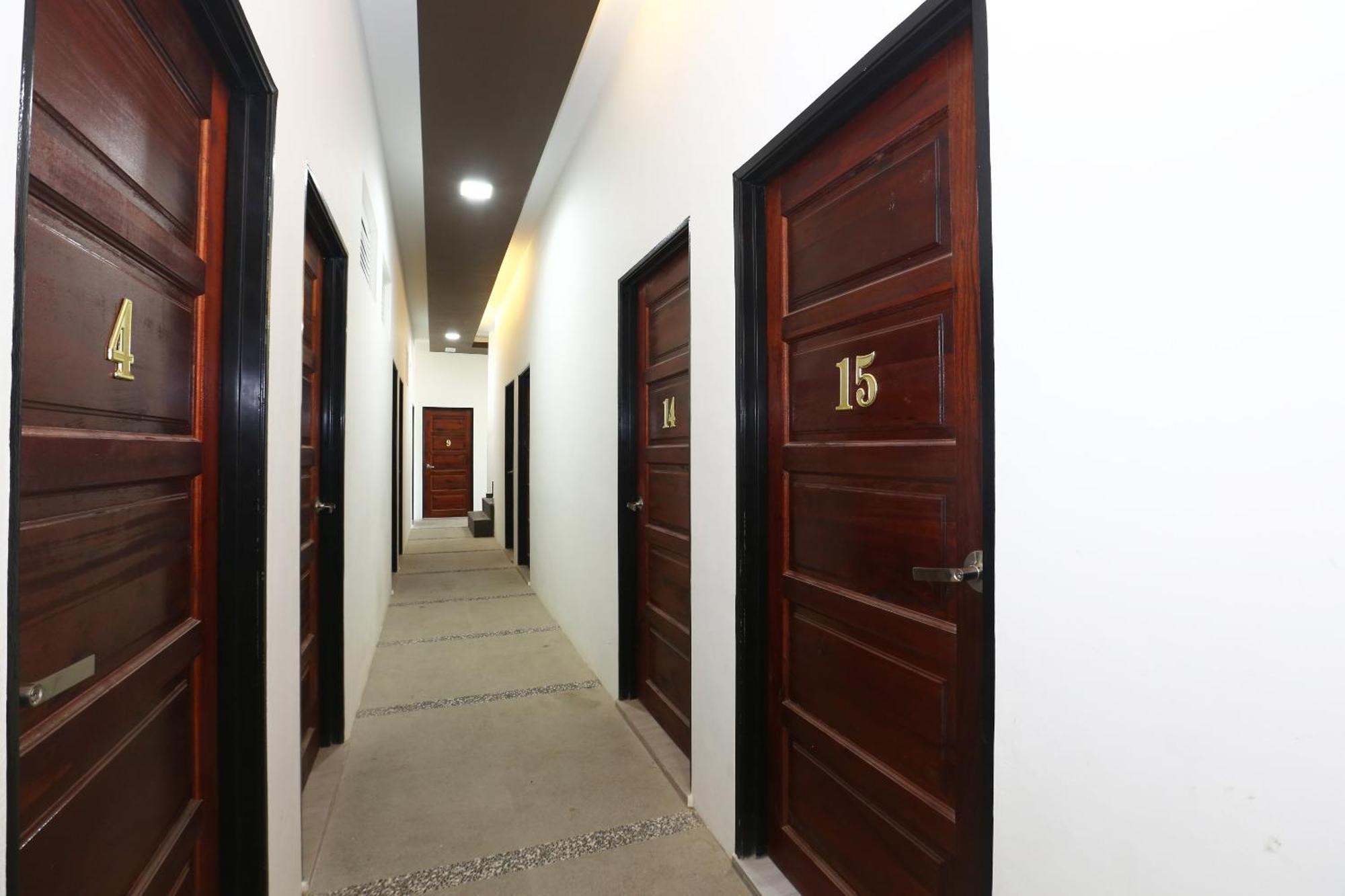 Super Oyo 89678 Ady Hotel Куала Теренгану Екстериор снимка