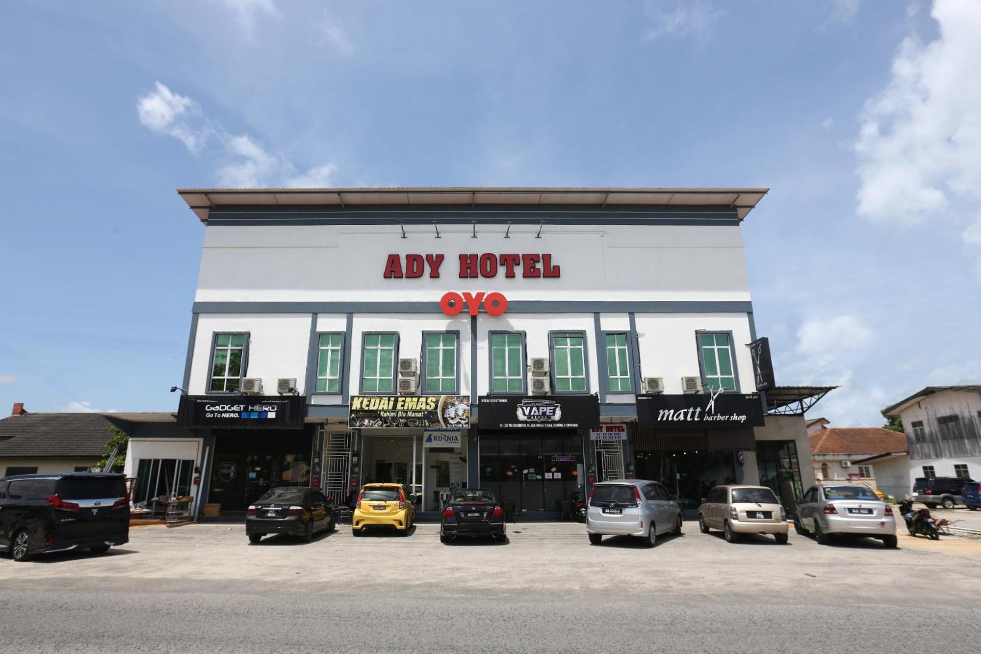 Super Oyo 89678 Ady Hotel Куала Теренгану Екстериор снимка