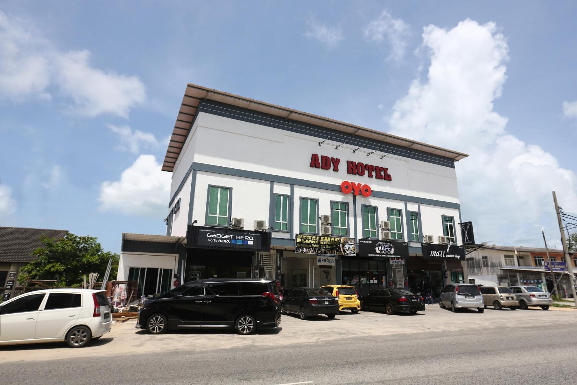 Super Oyo 89678 Ady Hotel Куала Теренгану Екстериор снимка